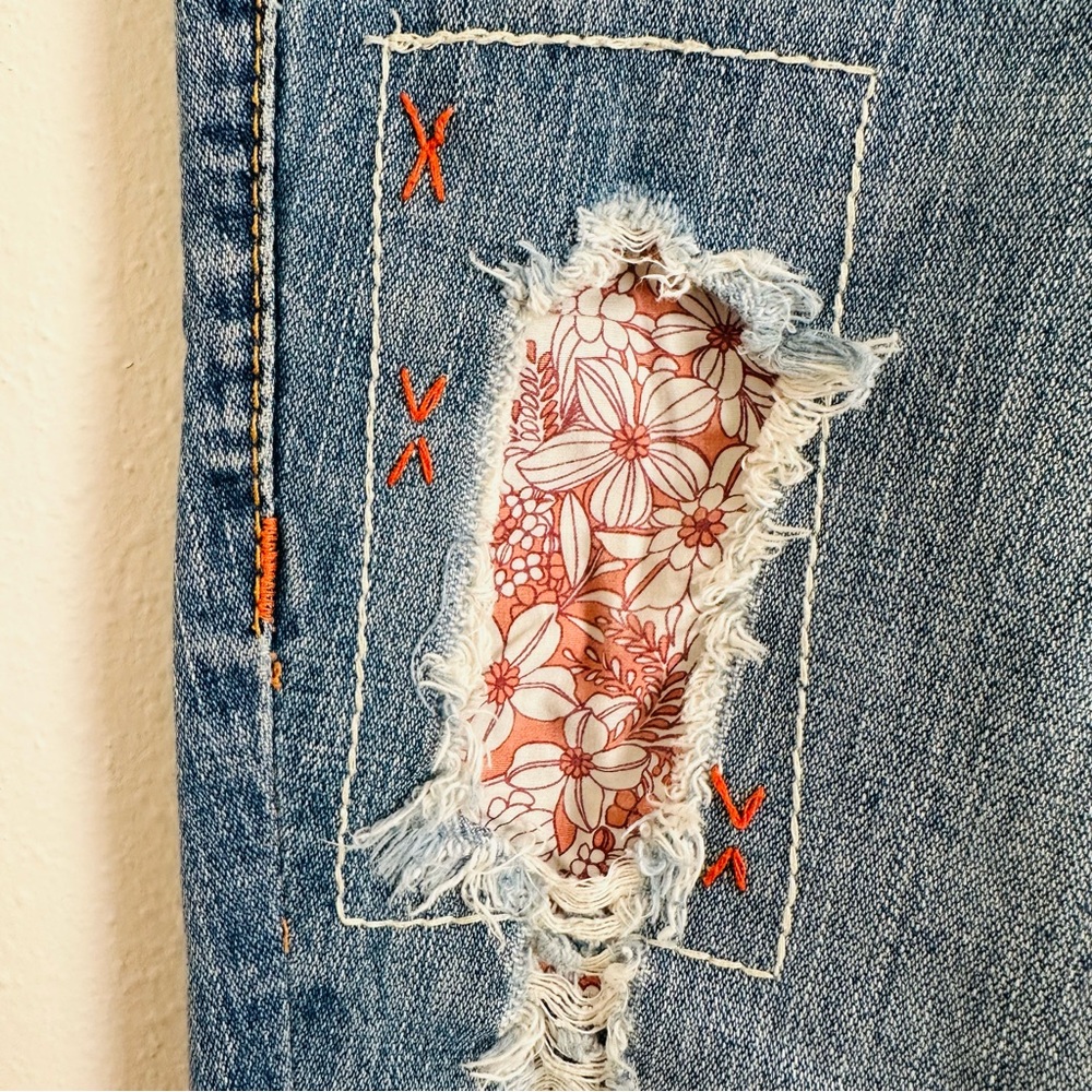 True Religion Low Rise Vintage Boho Patchwork Skinny Distressed Blue Jeans - Picture 13 of 16